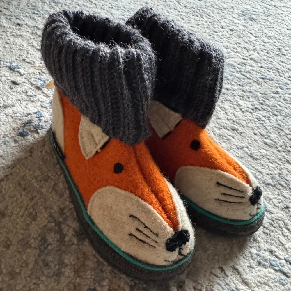 Garnet Hill Fox Face Wool Slipper Boots in Orange and Gray